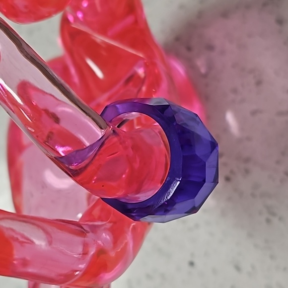 ✨️Fun Fashion Purple Plastic Avon Faceted Ring Size 8/9 - Picture 3 of 10